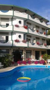 hotel-piscina-vert-rsz